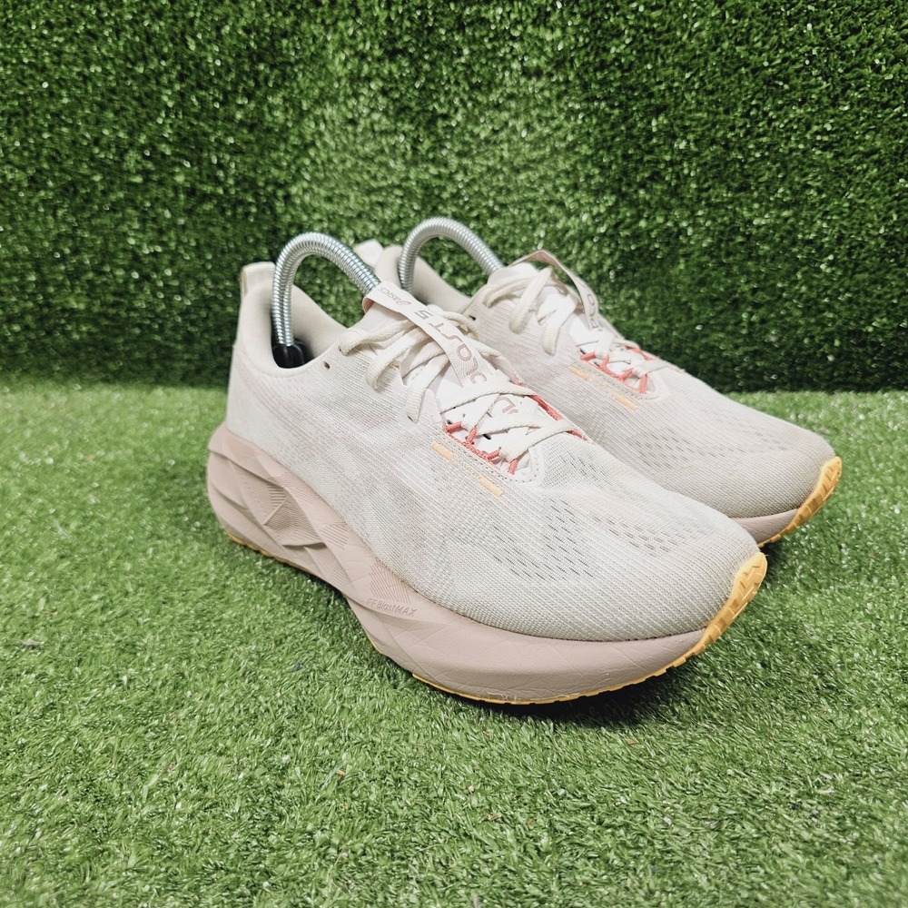 Asics Novablast 5 White Fawn Athletic Running Comfort Sneakers Womens 7.5